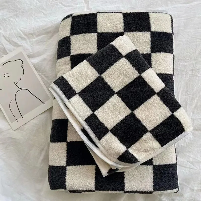 Checkerboard Pattern Bath Towe - مراجعة Cloth Face Mask Washable وسعره